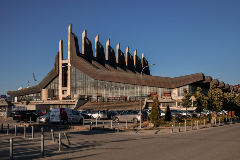 Palast des Sports und der Jugend Pristina Sporthalle Parkhaus