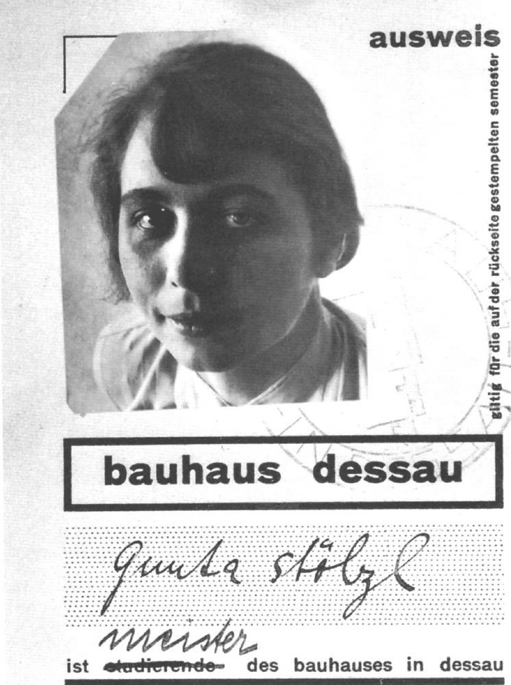 Gunta Stölzls Bauhaus-Ausweis, den sie stolz mit „Meister“ überschrieb