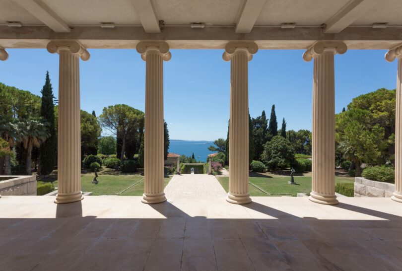 Bei der Meštrović-Galerie trifft klassizistische Architektur auf mediterrane Flora