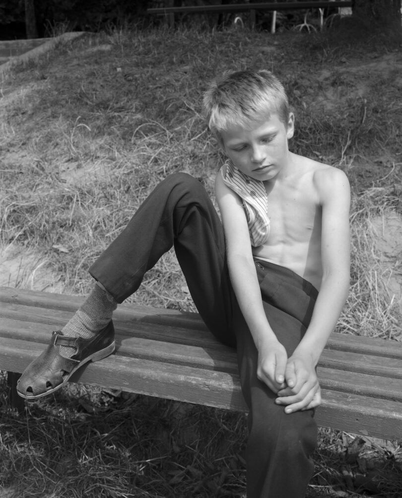 Katherine Turczan Fotografie „Child at Camp for Children of Chornobyl, Bruhovych, Ukraine, 1991“ auf der Paris Photo